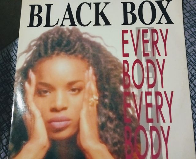 Vinilo BLACK BOX