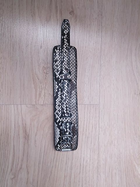 pulsera serpiente y cuero