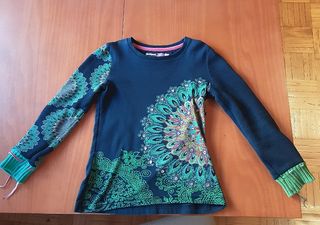 Jersey DESIGUAL niña de segunda mano por 9 € en Madrid en Jersey DESIGUAL niña de segunda mano por 9 € en Madrid en