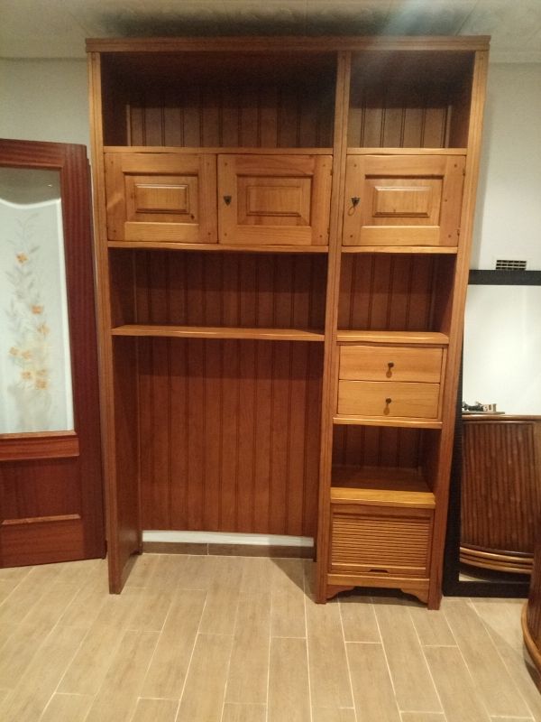 Mueble de comedor madera maciza buena de segunda mano por 70 € en