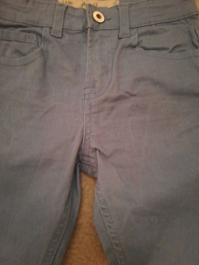 Pack pantalón vaquero niño. Talla 5-6.