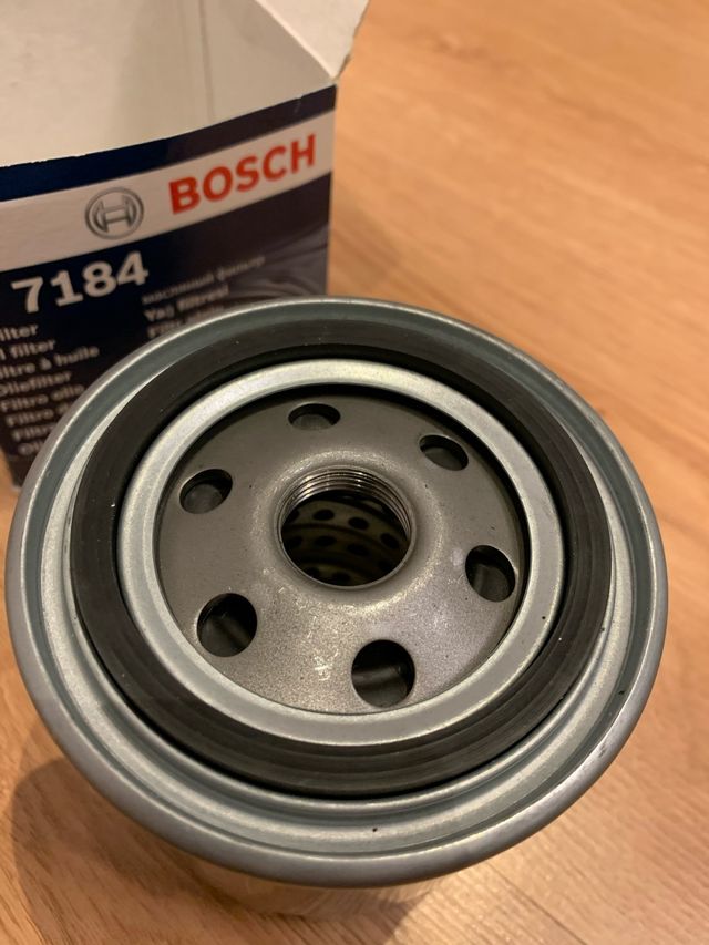 Filtro aceite coche marca Bosch F026407184 Renault