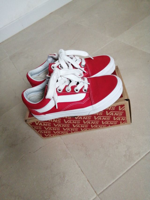 juguete temporal Muchos Vans Old Skool OS roja talla 35 de segunda mano por 45 € en Algeciras en WALLAPOP juguete temporal Muchos Vans Old Skool OS roja talla 35 de segunda mano por 45 € en Algeciras en WALLAPOP