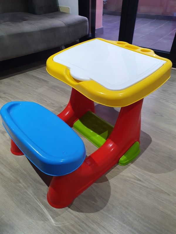 Pupitre infantil nuevo no se a utilizado