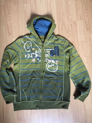Sudadera Desigual hombre de segunda mano por 85 EUR en Barcelona en WALLAPOP