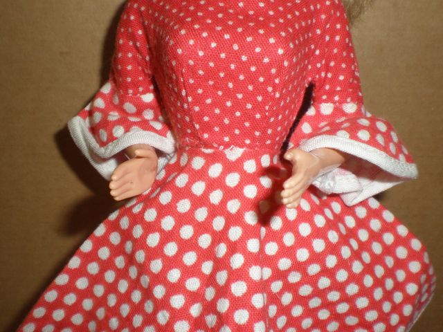 VESTIDO DE LUNARES PARA BARBIE O SIMILARES