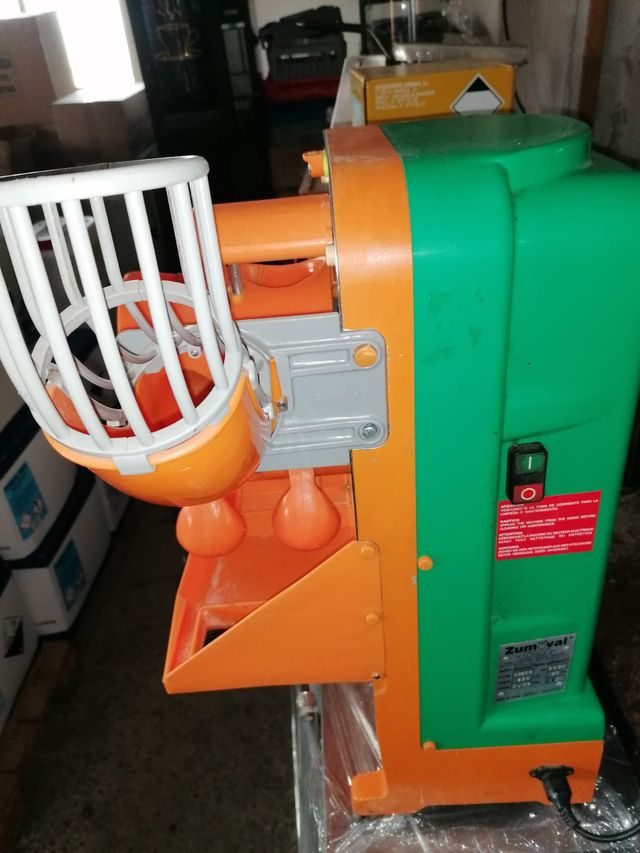 MAQUINA DE ZUMOS AUTOMATICA (USADA)