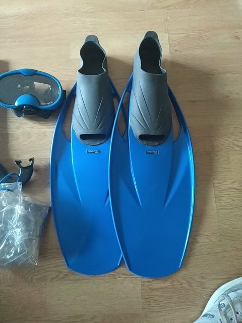 Juego de aletas tubo y gafas talla 37 38