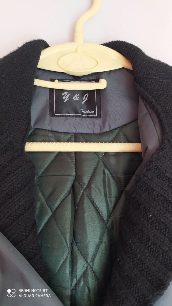 CAZADORA Combinada VERDE Y NEGRO