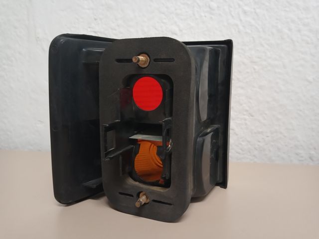 Piloto trasero derecho Renault 21