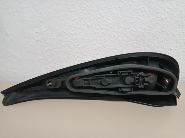 Piloto trasero izquierdo R. Laguna I Grandtour