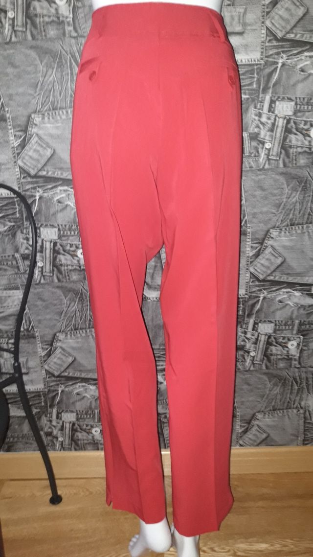 Pantalón rojo recto