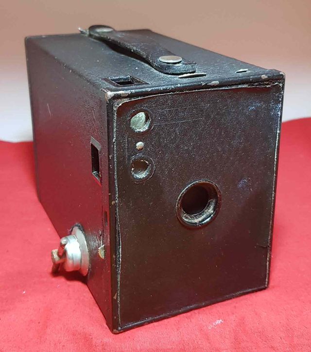 391-CAMARA KODAK Nº 2 BROWNIE MODEL F