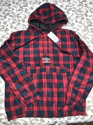 sudadera umbro pull and bear