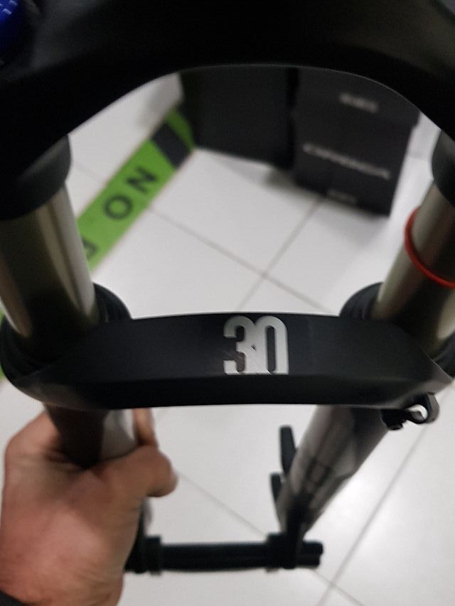 horquilla rock shox  XC 30 Gold solo air 24/26 80m