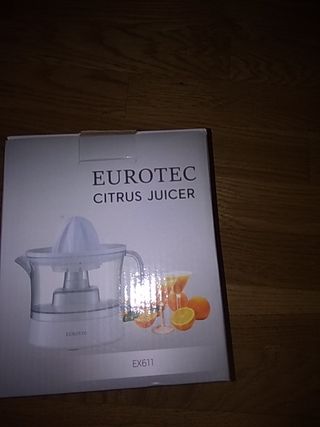 Exprimidor electrico sin uso de segunda mano por 6 € en Exprimidor eléctrico NUEVO!!! de segunda mano por 6 € en