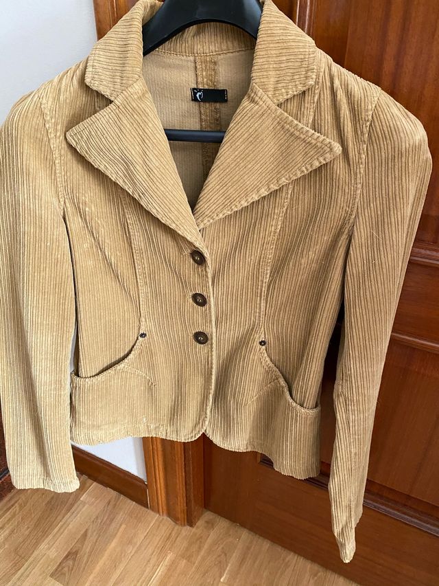 Americana de pana con 1 puesta