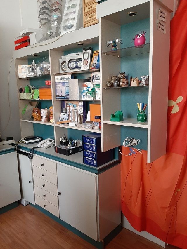 Mueble Estantería de segunda mano por 200 € en Madrid en WALLAPOP