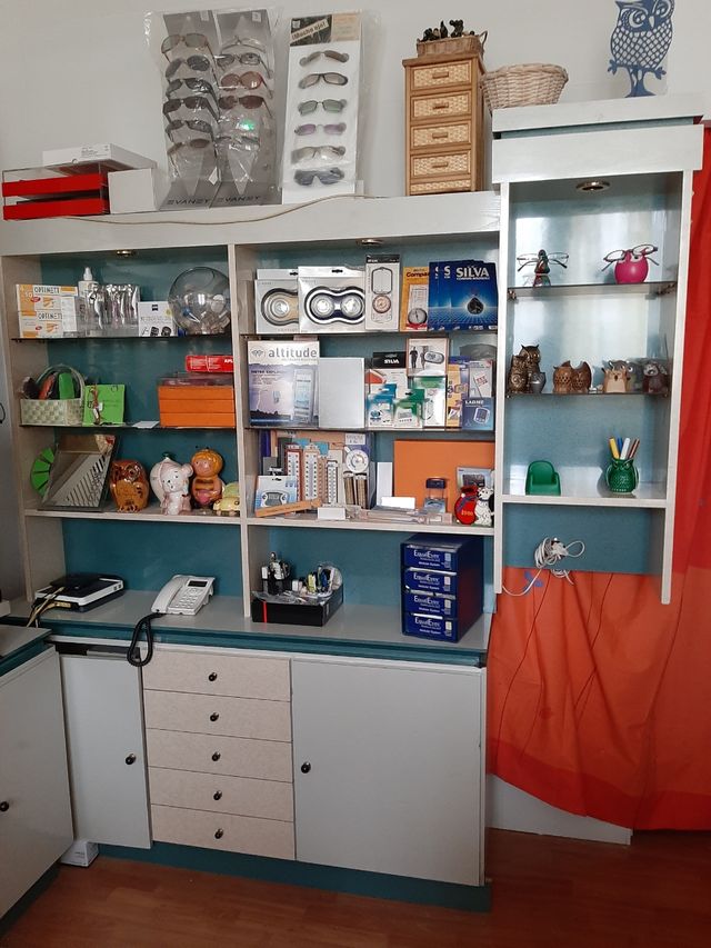 Mueble Estantería de segunda mano por 200 € en Madrid en WALLAPOP