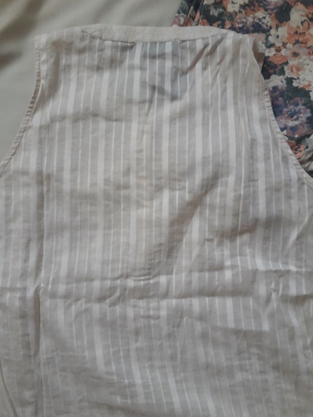 Blusa bordada ROBERTO VERINO color crudo botones