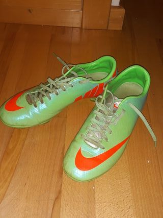sabates futbol nike