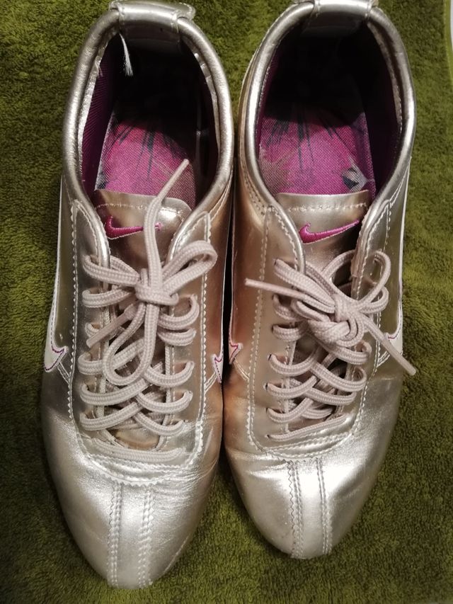 Tenis Deportivas doradas Nike Originales