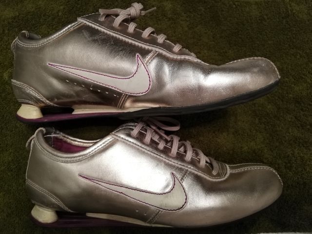 Tenis Deportivas doradas Nike Originales