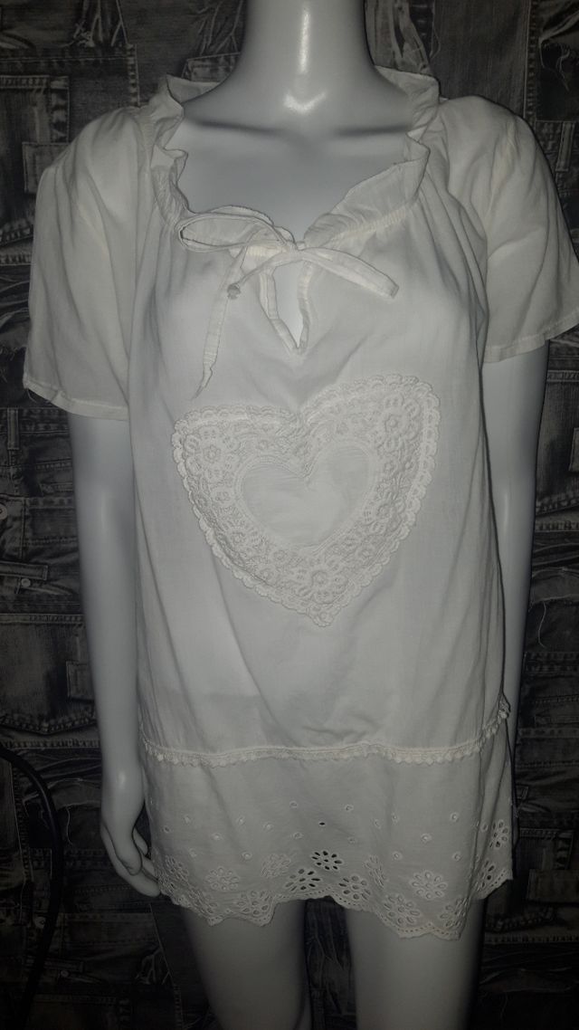 Camisa blanca tipo ibicenca de manga corta de algo