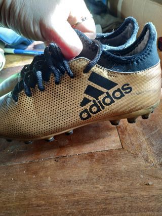 Botas de fútbol Adidas de segunda mano en Avilés en WALLAPOP Botas de fútbol para niños de segunda mano en Avilés en WALLAPOP