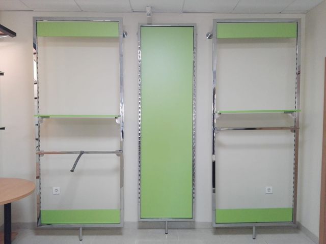 Estanterías ideal para escaparate o interior.