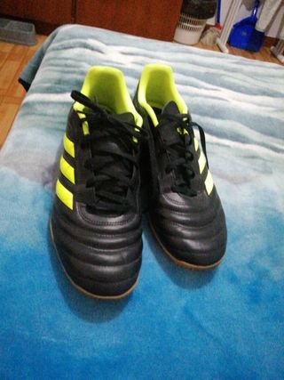 botas de futbol sala madrid