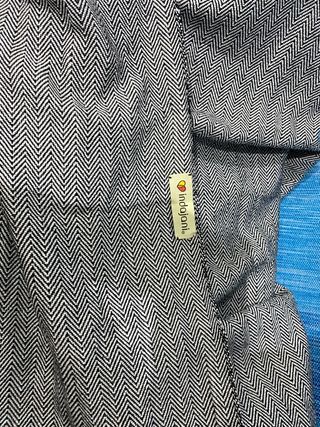 Fular tejido indajani de segunda mano por 40 EUR en El Puerto de Santa  María en WALLAPOP
