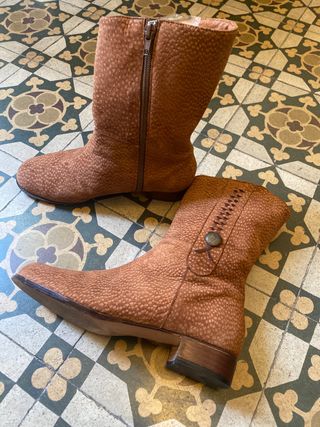 Bota de piel de carpincho Argentina de segunda mano por 15 EUR en Barcelona  en WALLAPOP
