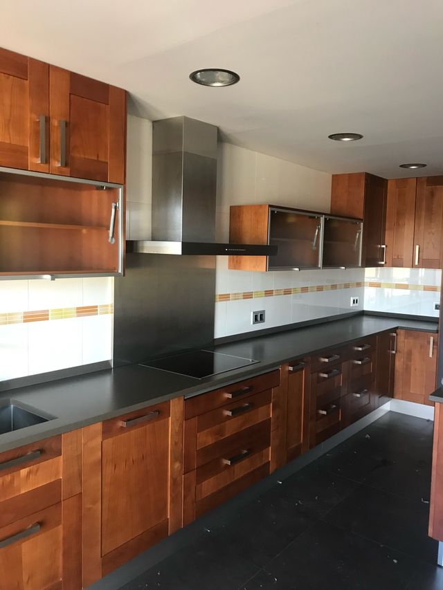 Muebles de cocina de madera cerezo de segunda mano en Segovia en WALLAPOP