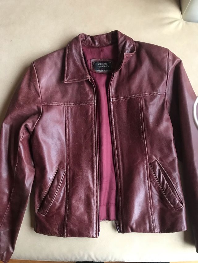 Cazadora de cuero granate