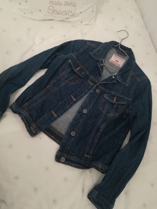 Chaqueta vaquera Zara de segunda mano en Marbella en WALLAPOP Chaqueta vaquera borrego zara de segunda mano por 30 € en
