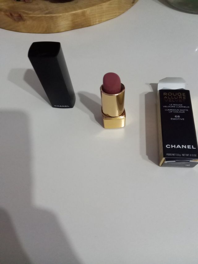 caja 5 barras de labios de Chanel