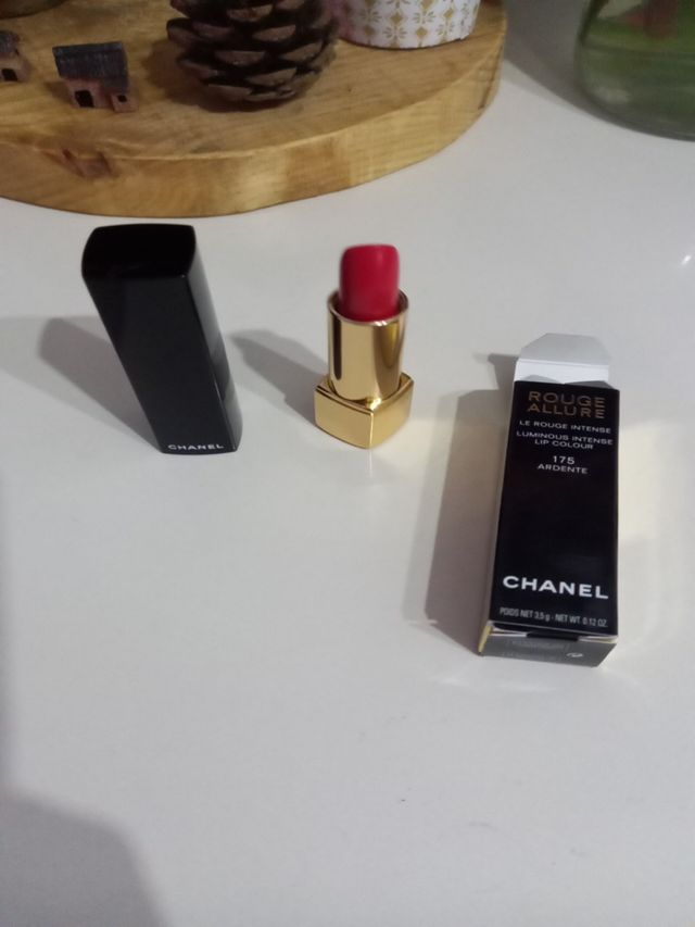 caja 5 barras de labios de Chanel