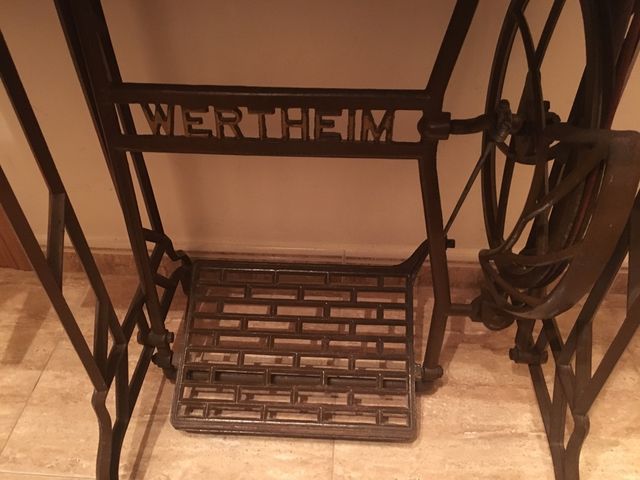 Máquina de coser antigua 