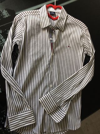 Camisa rayas mujer Tommy Hilfiger de segunda mano por 23,95 EUR en Orihuela  en WALLAPOP