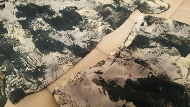 Conxunto de blusa e saia