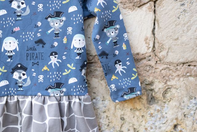 Vestido de piratas animales, 2 años. Nuevo