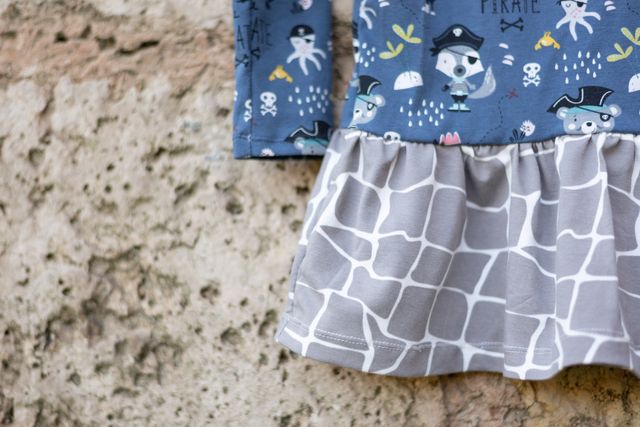 Vestido de piratas animales, 2 años. Nuevo