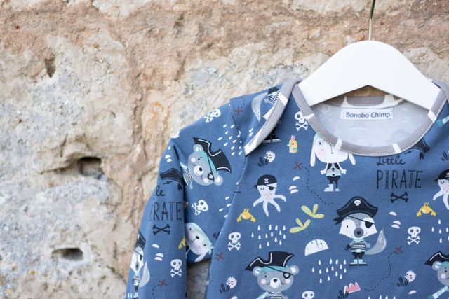 Vestido de piratas animales, 2 años. Nuevo