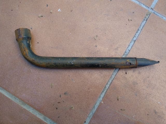 herramienta cambio rueda Ford escort