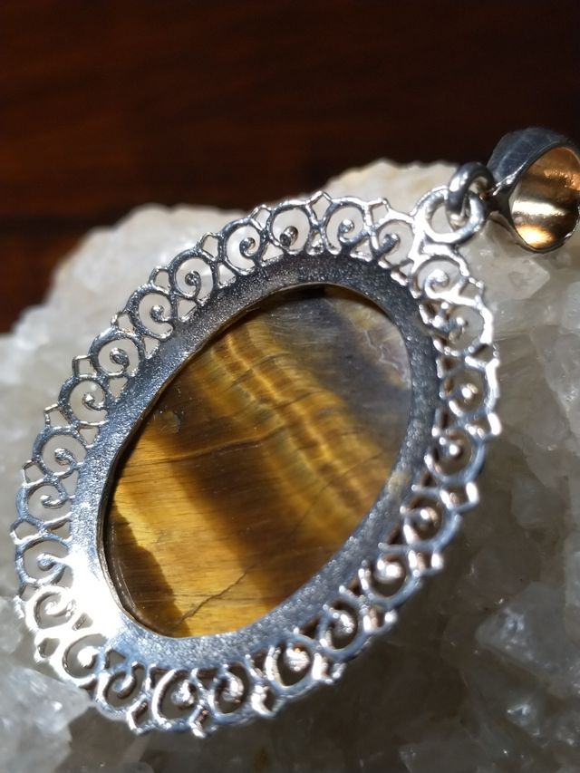 COLGANTE OJO DE TIGRE Y PLATA LEY 925