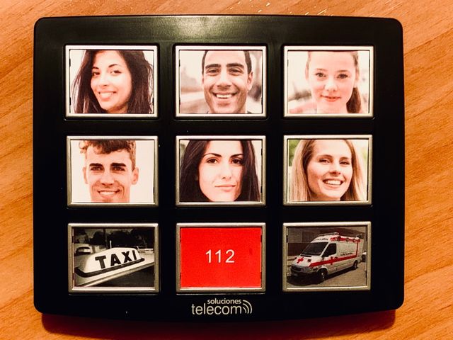 Marcador teléfono para personas mayores, con foto