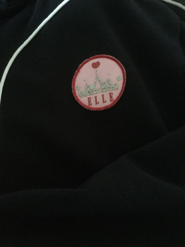 Sudadera Elle negra con raya blanca