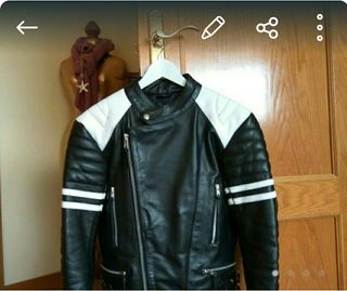 Cazadora moto Piel Inglesa de segunda mano por 1 EUR en Burgos en WALLAPOP