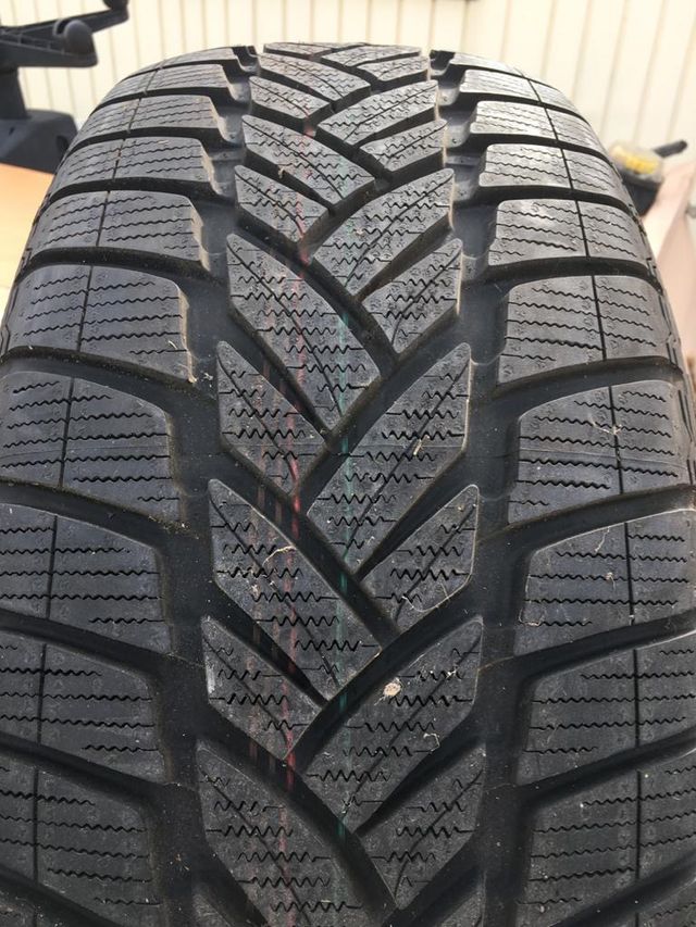 Un neumático de invierno